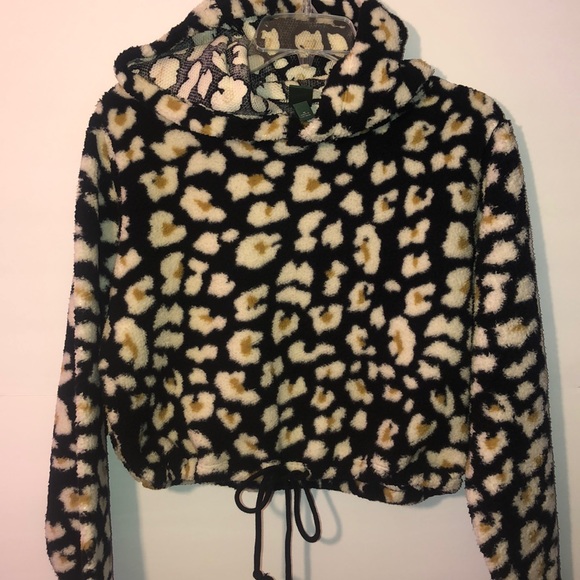 wild fable Sweaters - Wild Fable Pull Over Hoodie Crop Size M